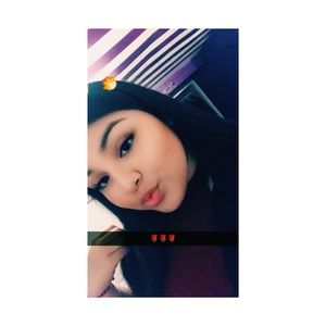 Meet your Posher, Nicole